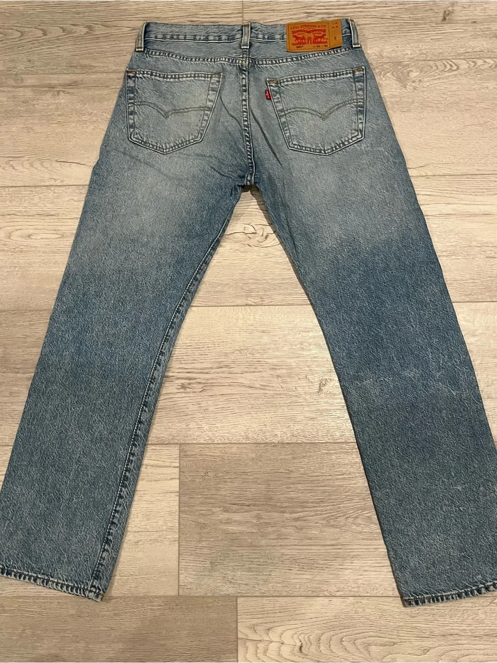 Levis them go